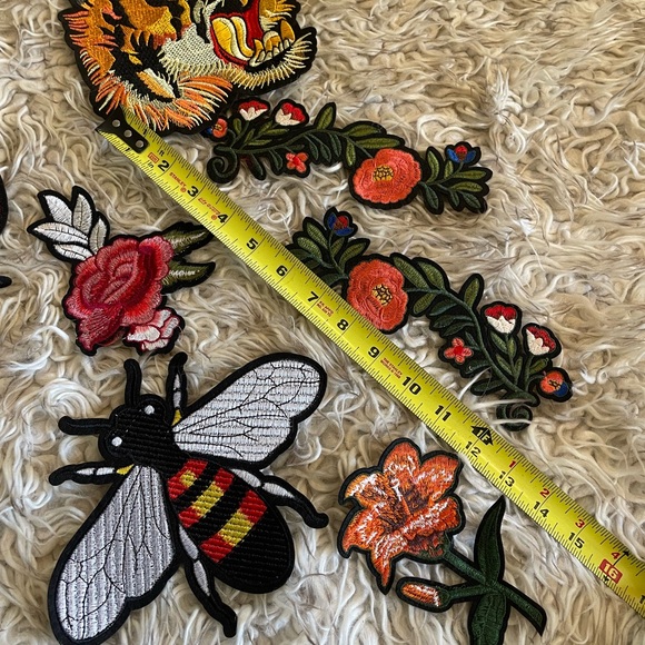 Beautiful decals read to by sewn on - Picture 3 of 5